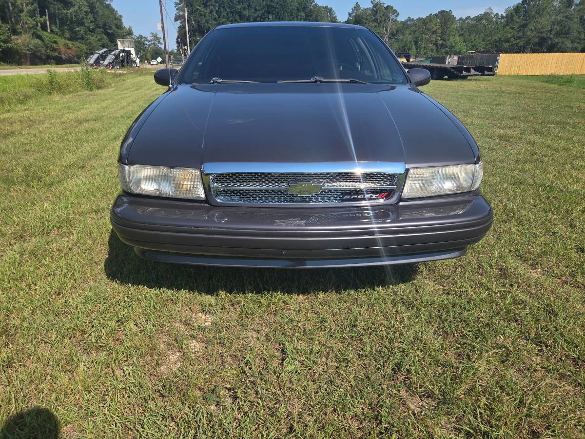 Chevrolet-caprice-classic-1995-1