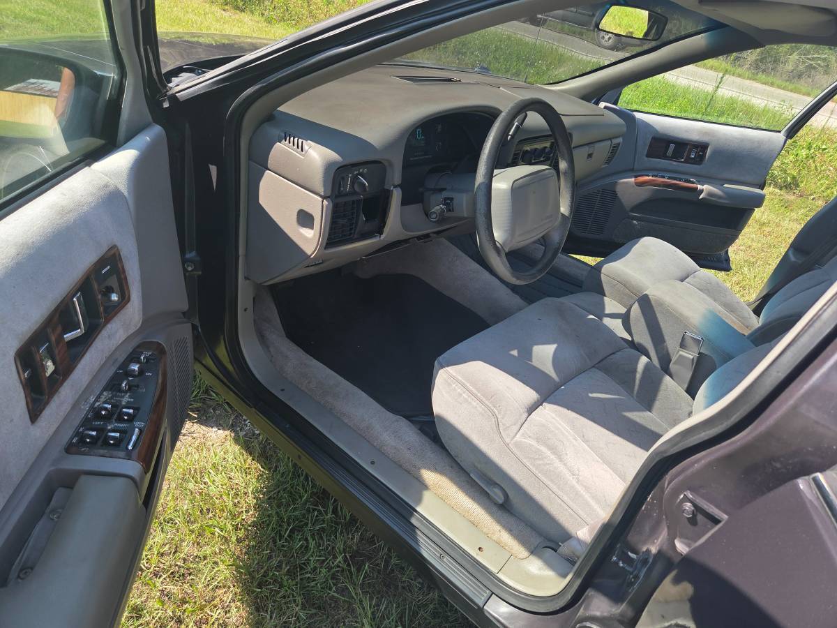 Chevrolet-caprice-classic-1995-11
