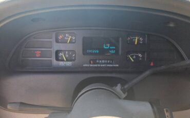 Chevrolet-caprice-classic-1995-12