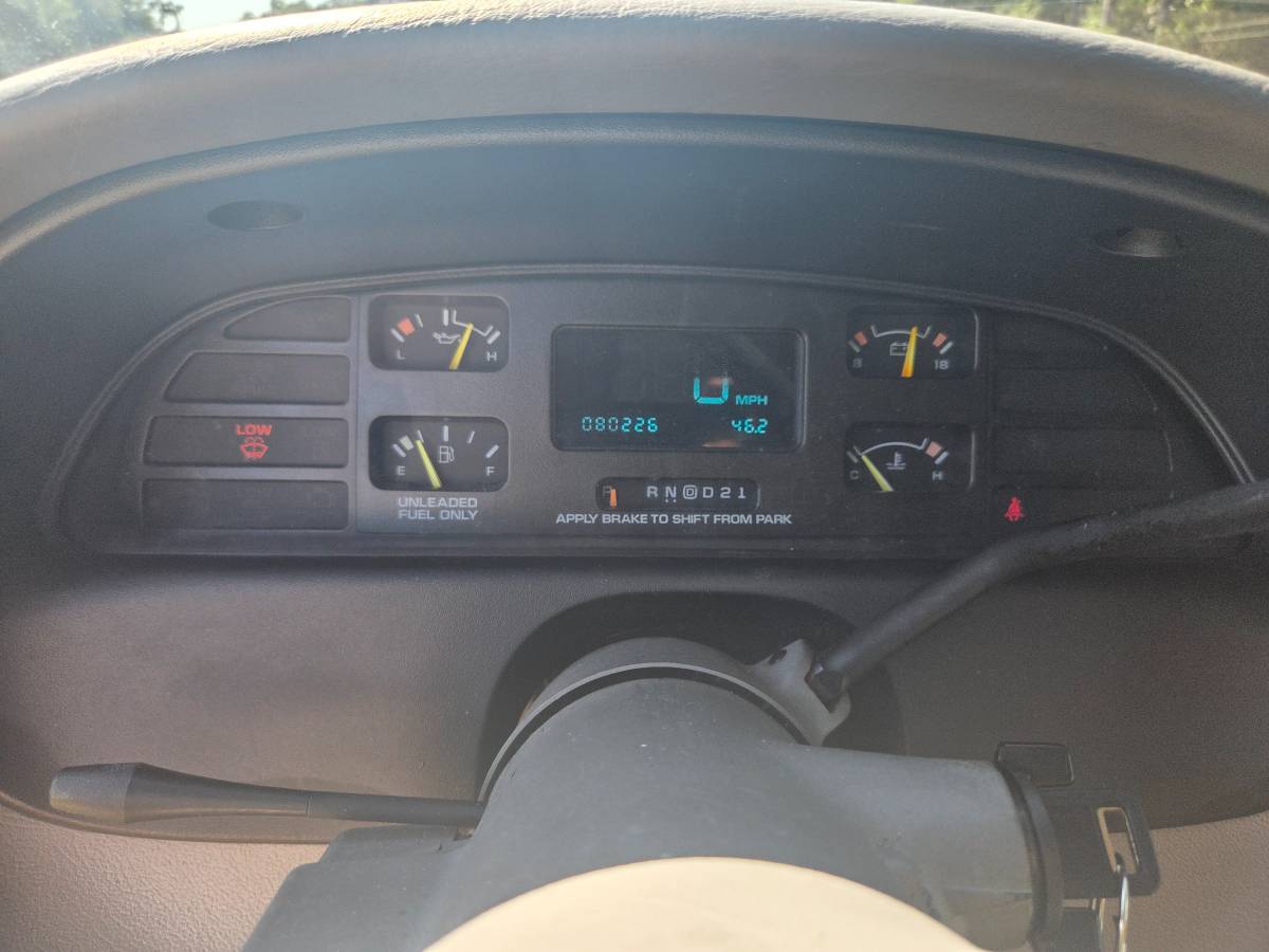 Chevrolet-caprice-classic-1995-12
