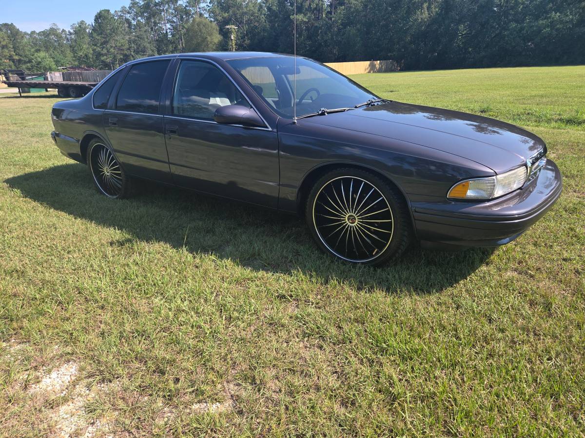 Chevrolet-caprice-classic-1995-2