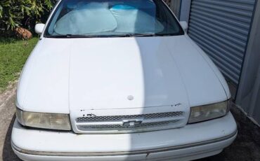 Chevrolet-caprice-classic-amp-classic-wagon-1994-white-1