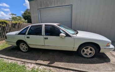 Chevrolet-caprice-classic-amp-classic-wagon-1994-white