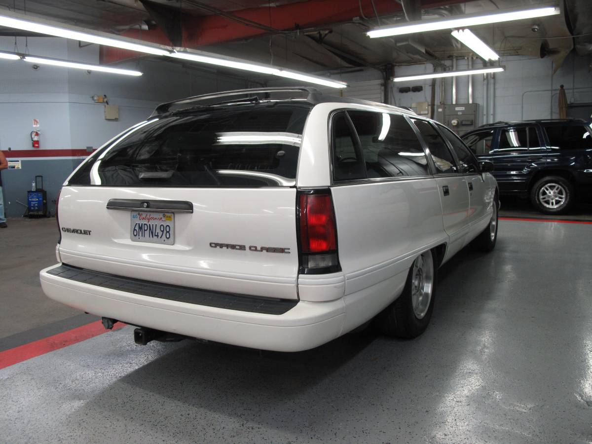 Chevrolet-caprice-classic-wagon-1993-white-10