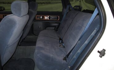 Chevrolet-caprice-classic-wagon-1993-white-13
