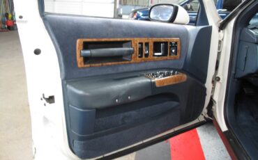 Chevrolet-caprice-classic-wagon-1993-white-7