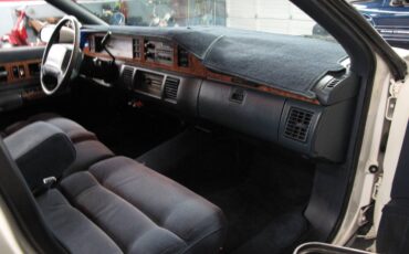 Chevrolet-caprice-classic-wagon-1993-white-9