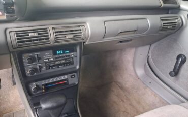 Chevrolet-cavalier-base-1994-red-1