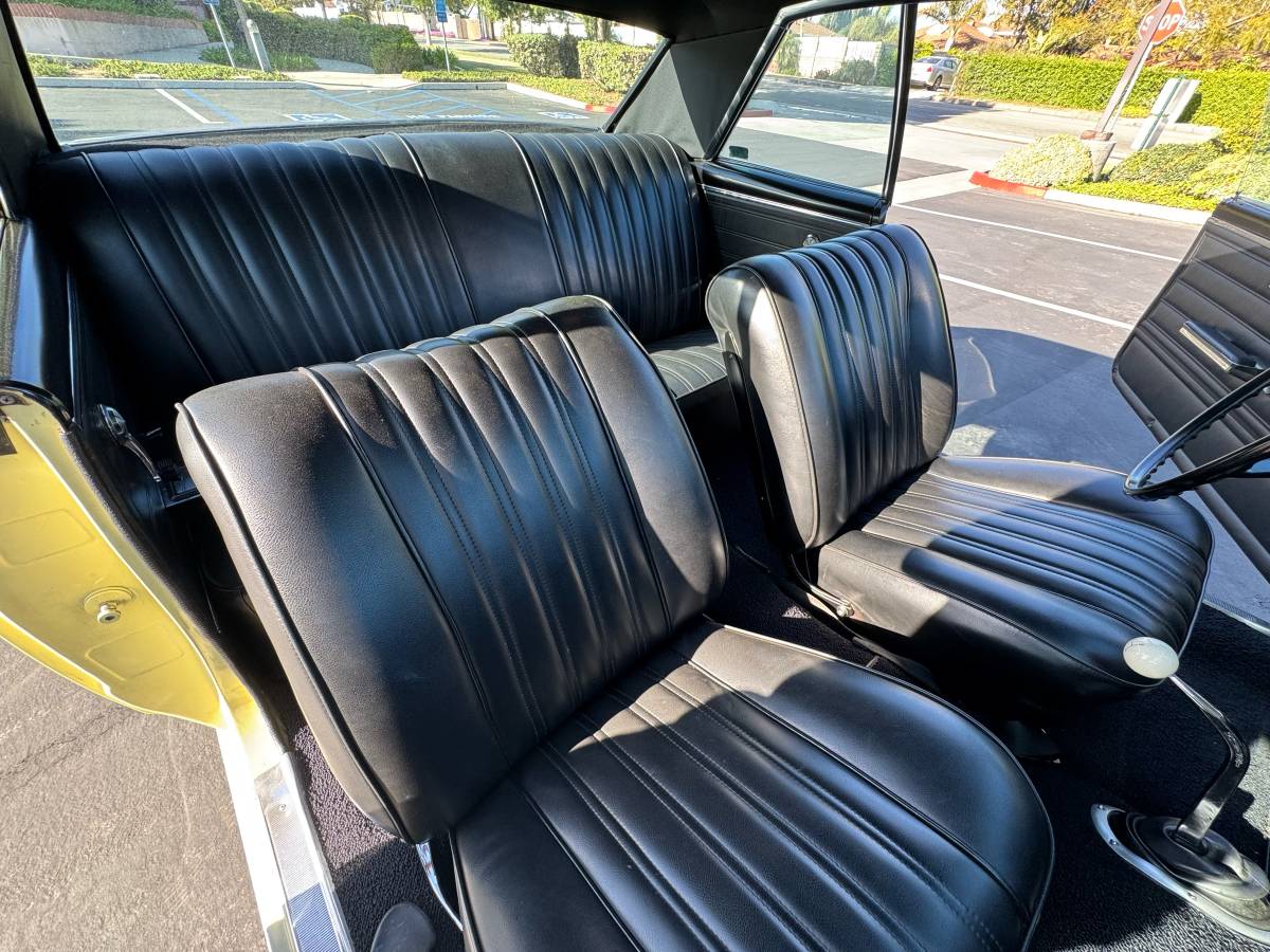 Chevrolet-chevelle-malibu-1965-yellow-17