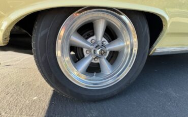 Chevrolet-chevelle-malibu-1965-yellow-23