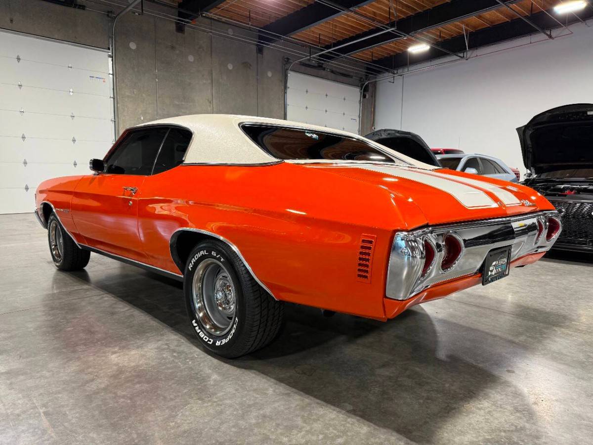 Chevrolet-chevelle-malibu-resto-1972-orange-1