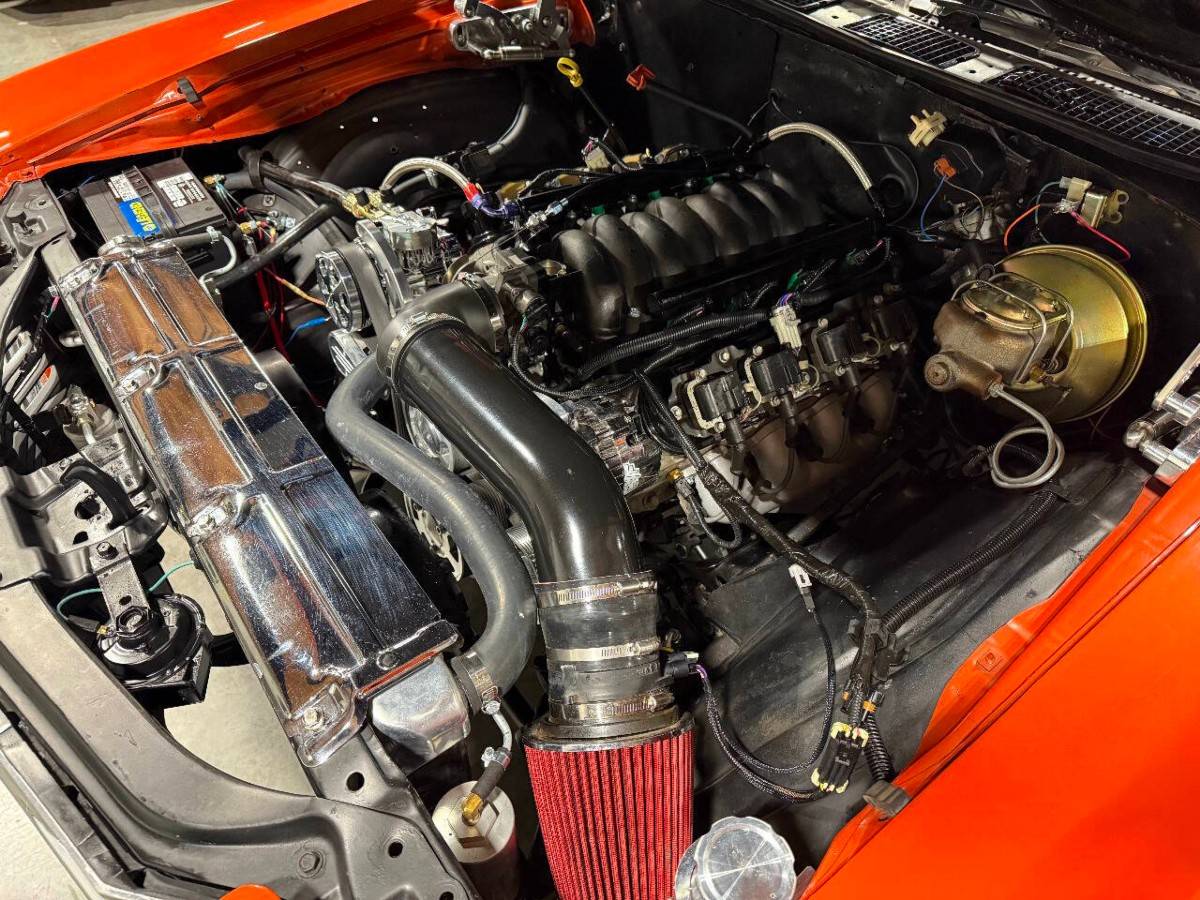Chevrolet-chevelle-malibu-resto-1972-orange-16