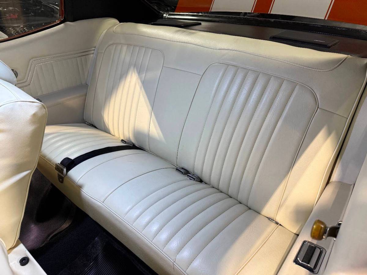 Chevrolet-chevelle-malibu-resto-1972-orange-27