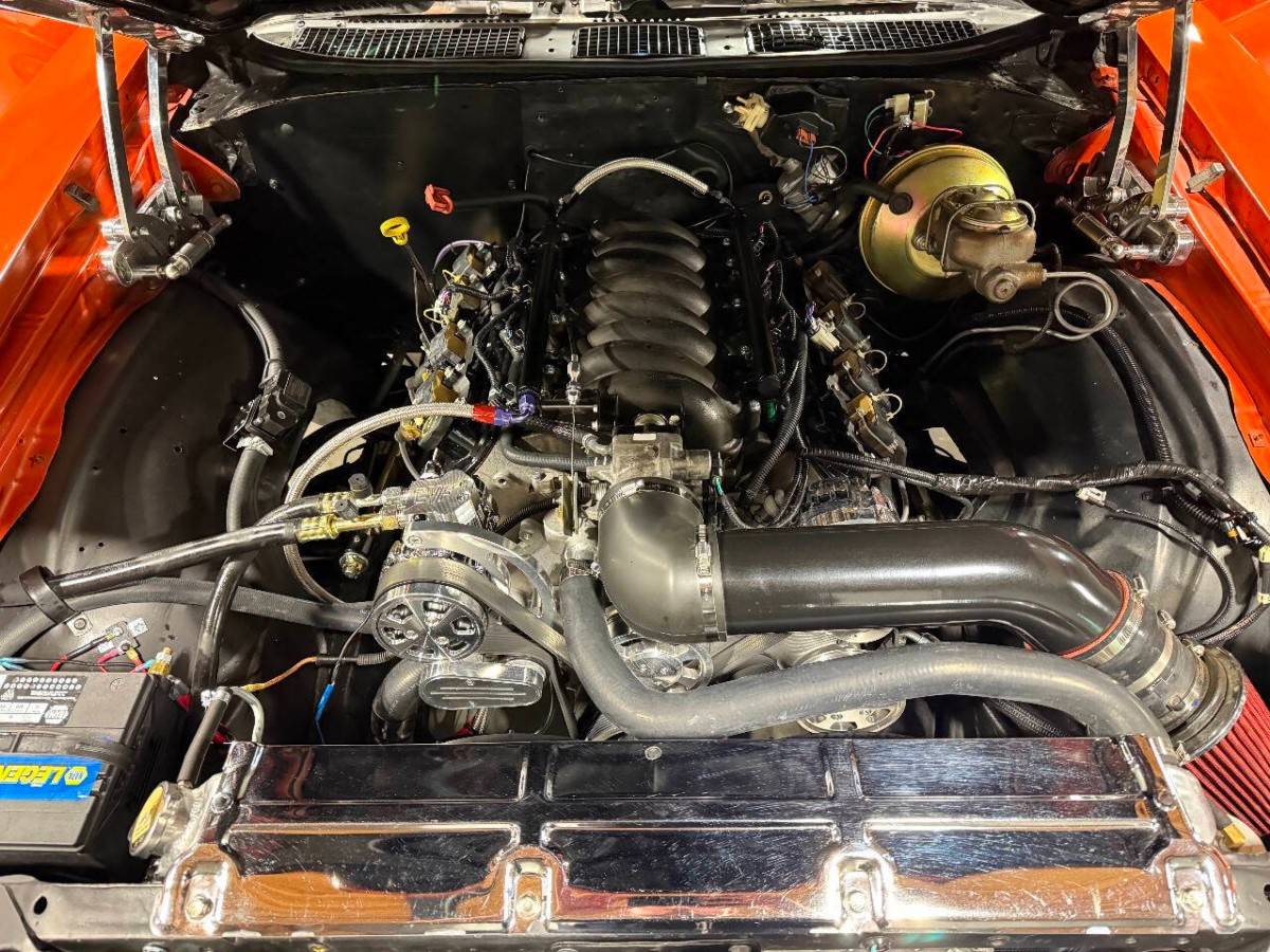 Chevrolet-chevelle-malibu-resto-1972-orange-53