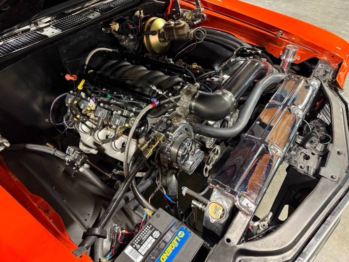 Chevrolet-chevelle-malibu-resto-1972-orange-9