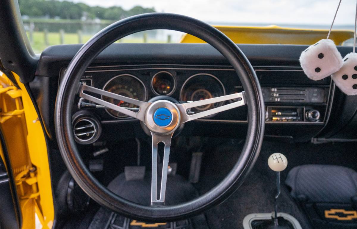 Chevrolet-chevelle-ss-1969-yellow-2