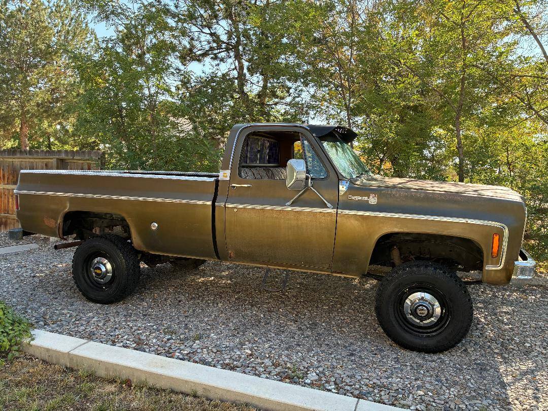 Chevrolet-cheyenne-1975-13