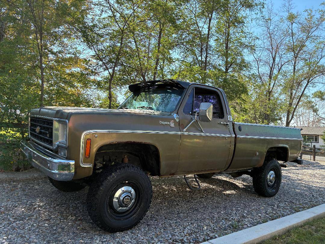 Chevrolet-cheyenne-1975