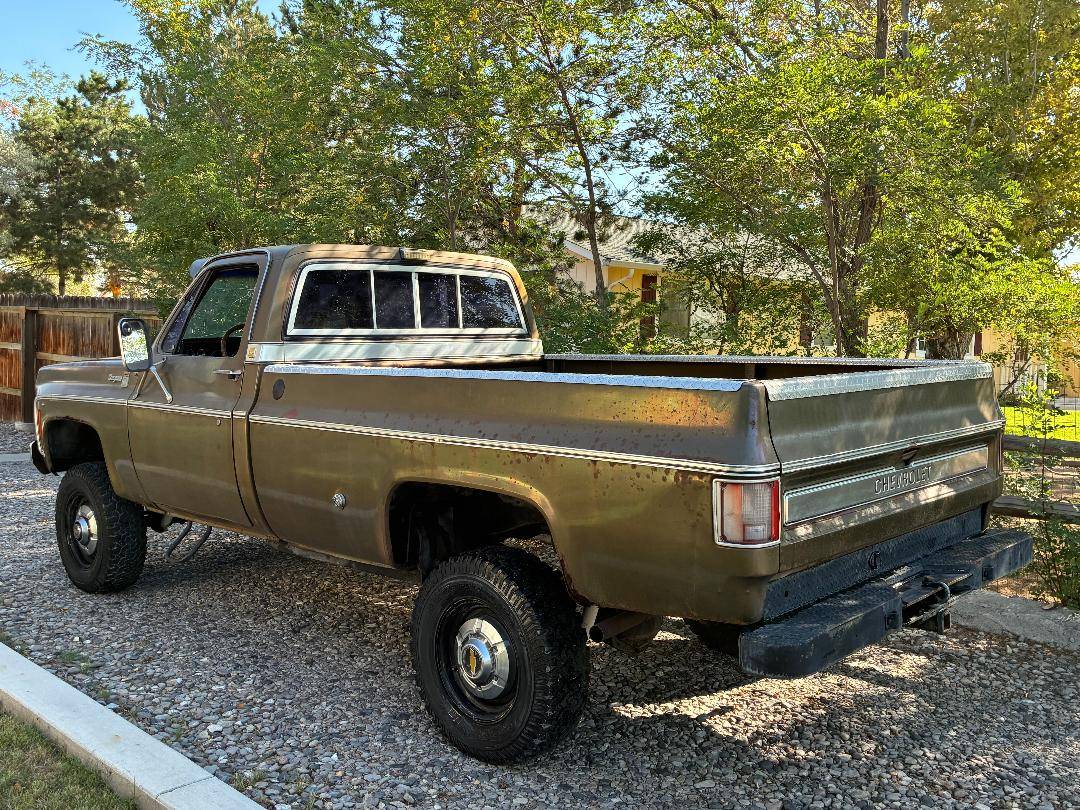 Chevrolet-cheyenne-1975-3