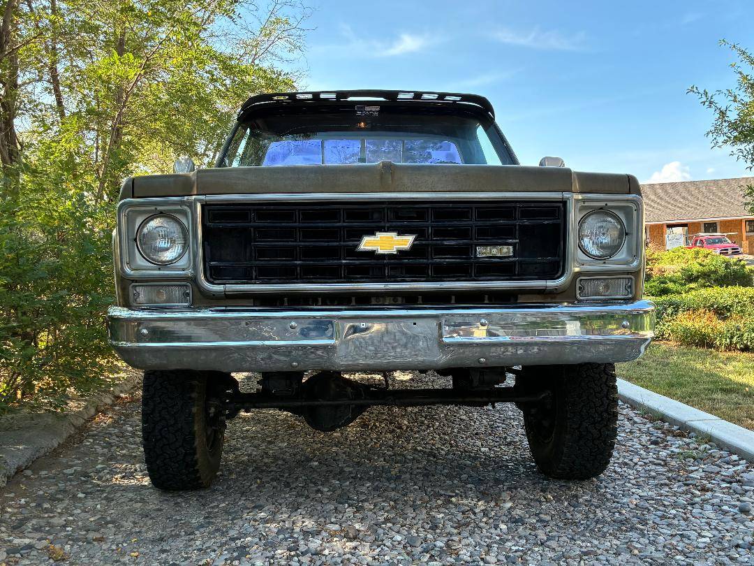Chevrolet-cheyenne-1975-9