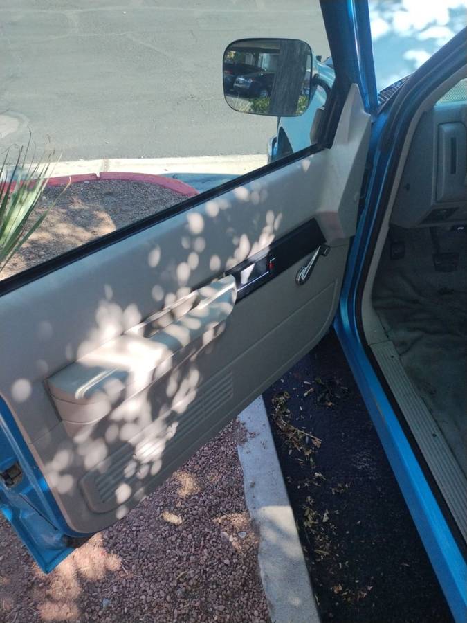 Chevrolet-cheyenne-1994-blue-10