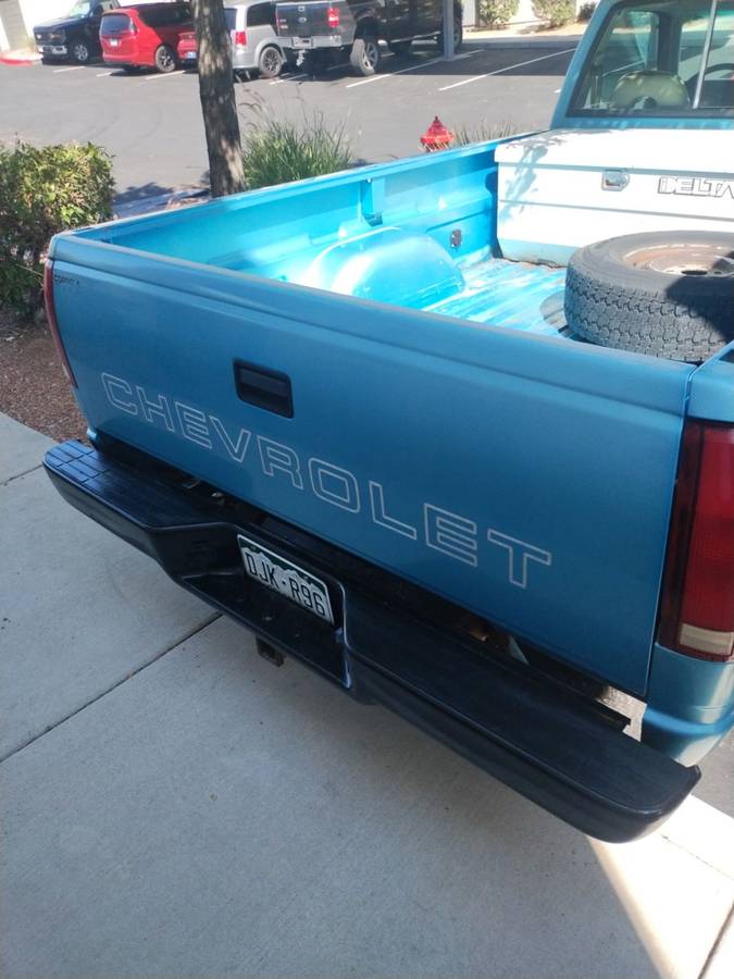 Chevrolet-cheyenne-1994-blue-3