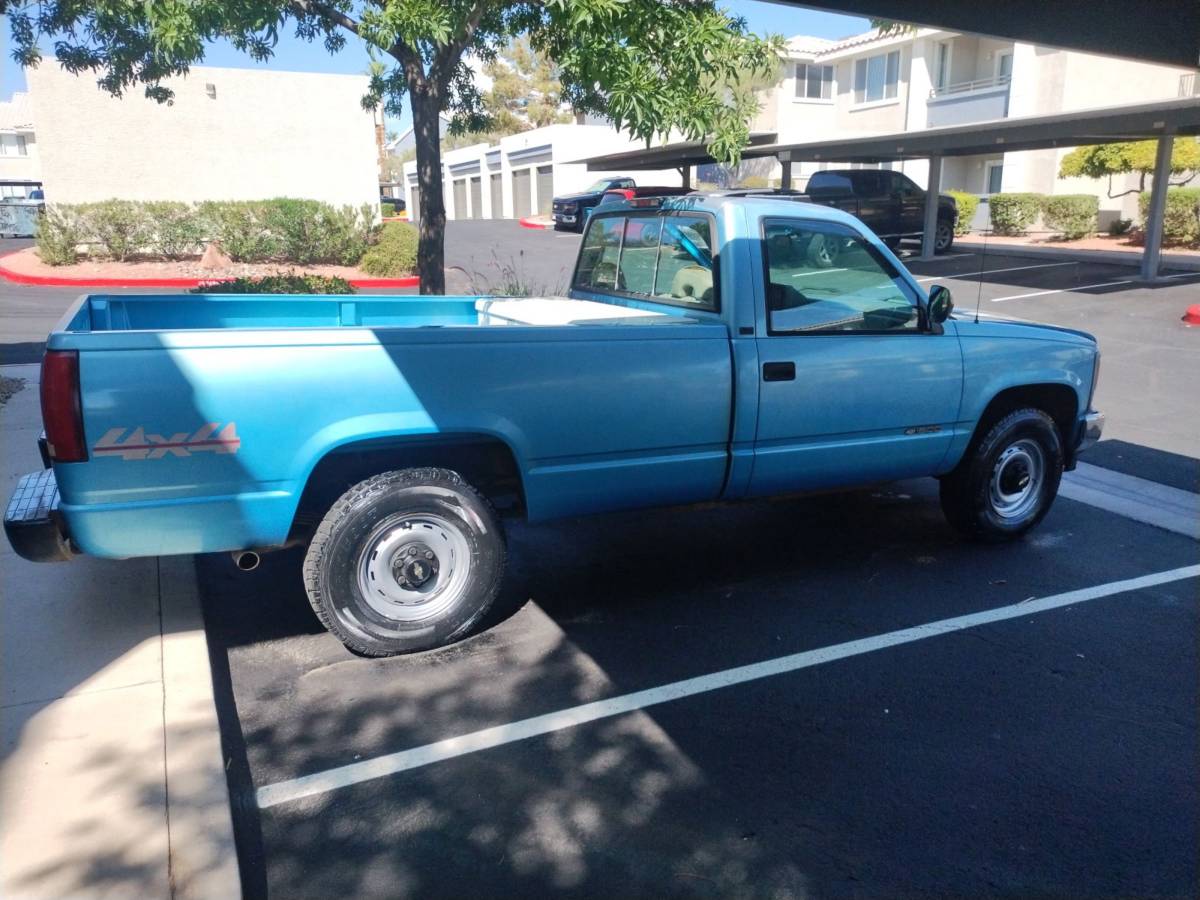 Chevrolet-cheyenne-1994-blue-4