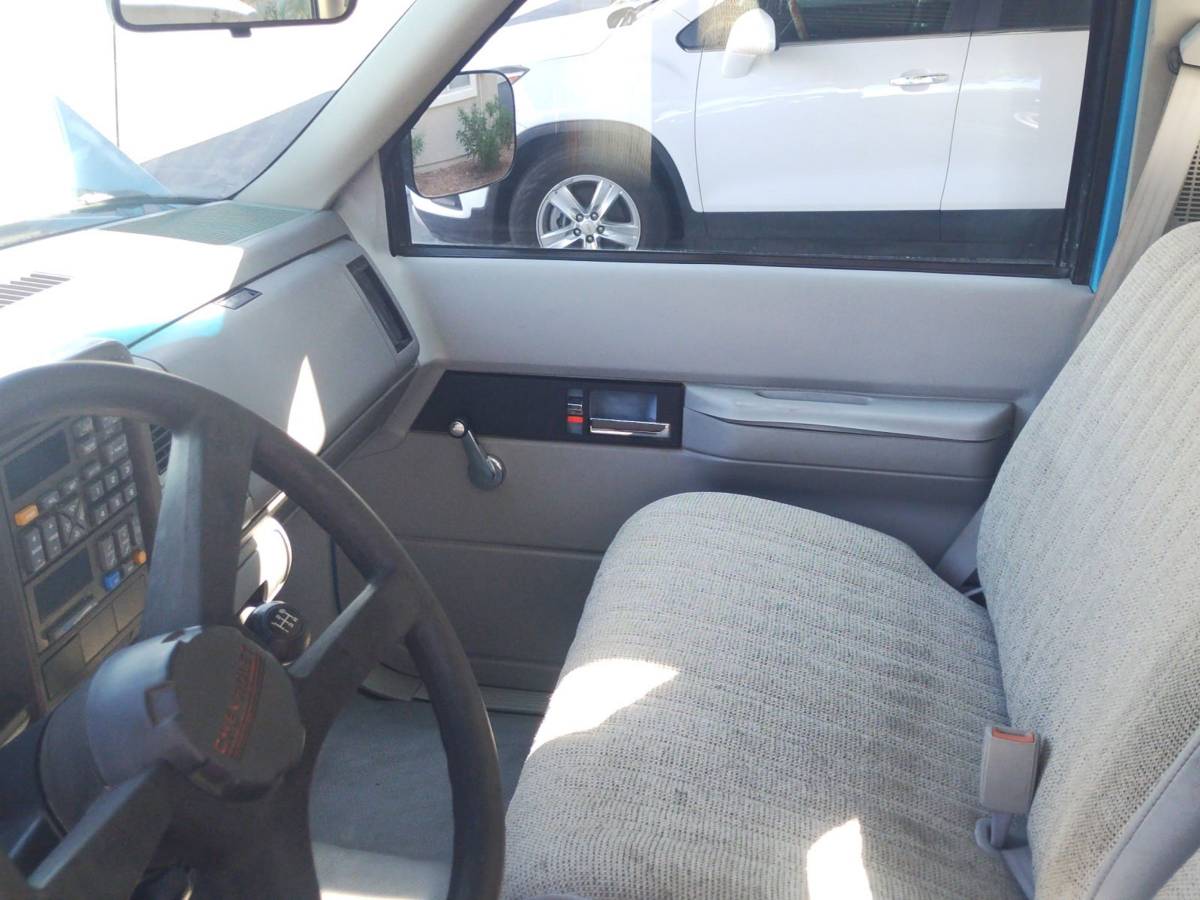 Chevrolet-cheyenne-1994-blue-8