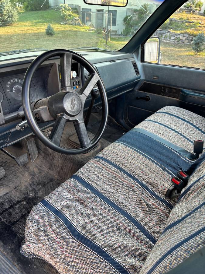 Chevrolet-cheyenne-c2500-1989-white-2