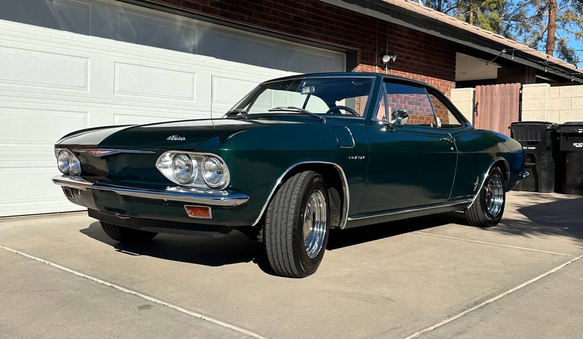 Chevrolet-corvair-1965-green-2