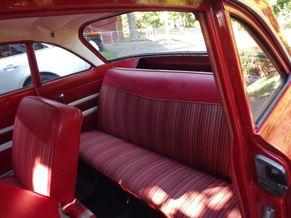 Chevrolet-corvair-700-1961-red-10