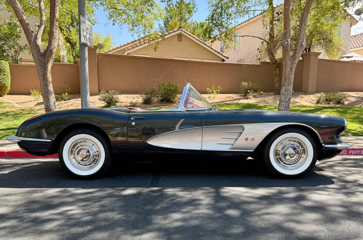 Chevrolet-corvette-1958-30