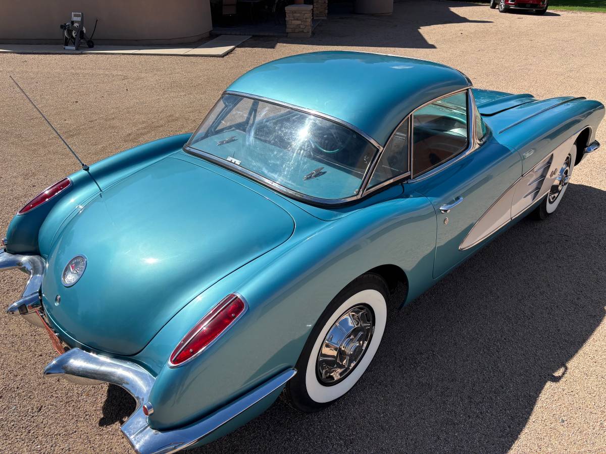 Chevrolet-corvette-1959-blue-2