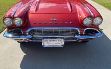 Chevrolet-corvette-1961-red-2