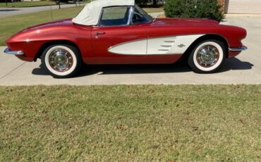 Chevrolet-corvette-1961-red-3