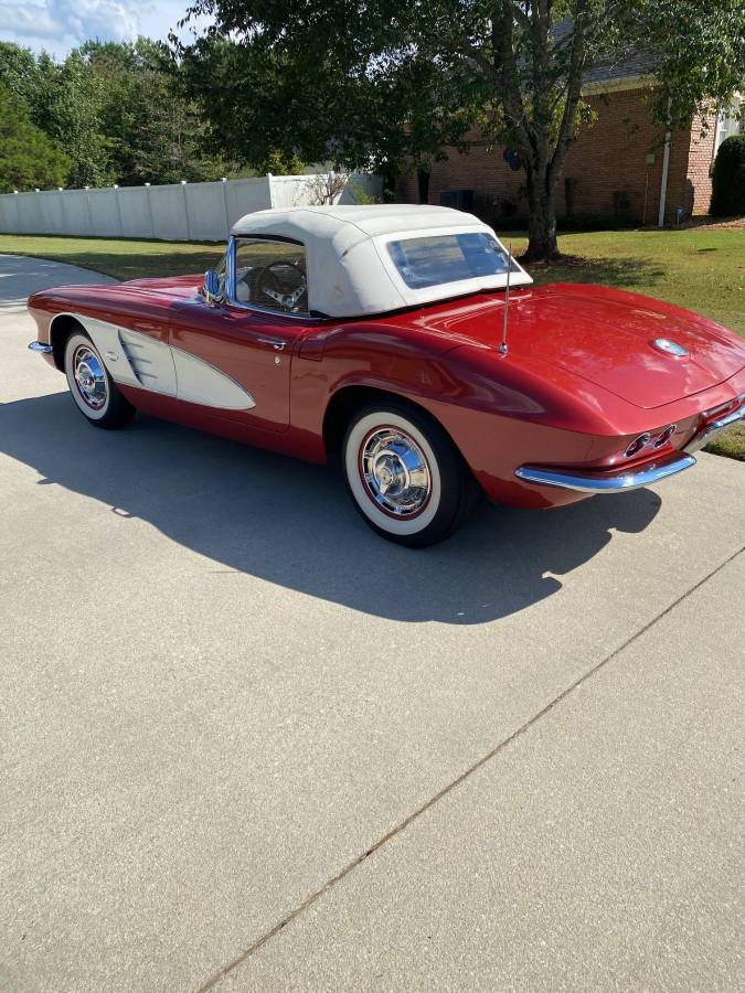 Chevrolet-corvette-1961-red-6