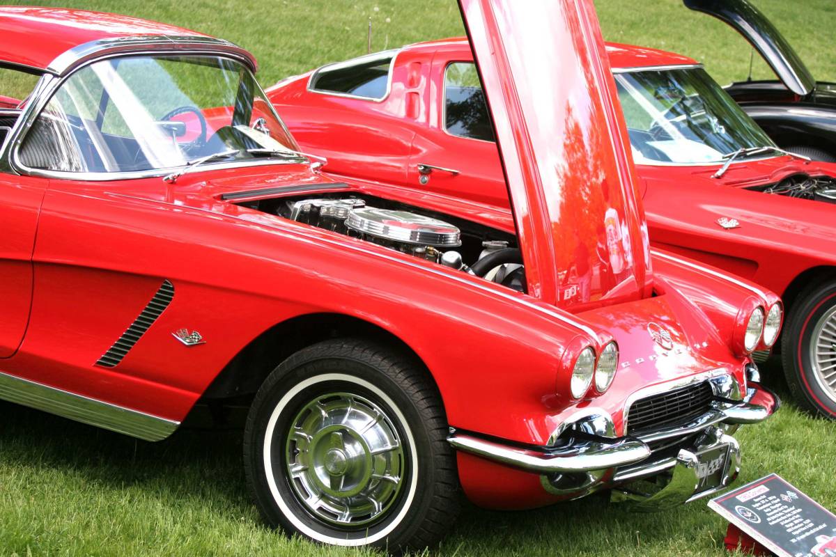 Chevrolet-corvette-1962-red-2