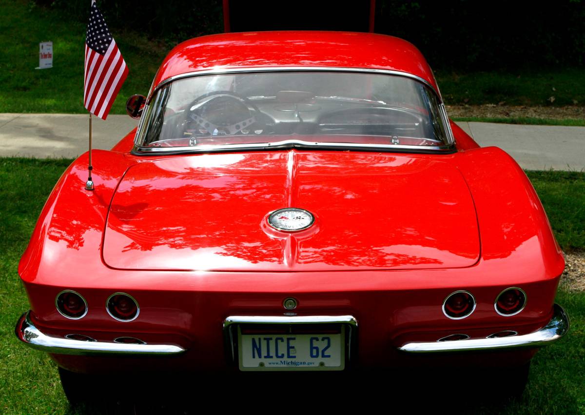 Chevrolet-corvette-1962-red-3
