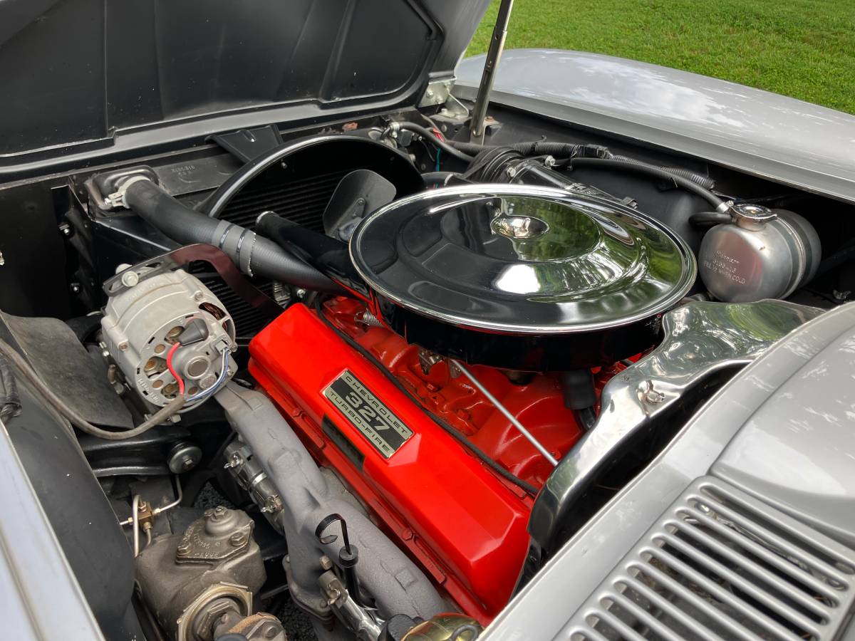 Chevrolet-corvette-1964-silver-4