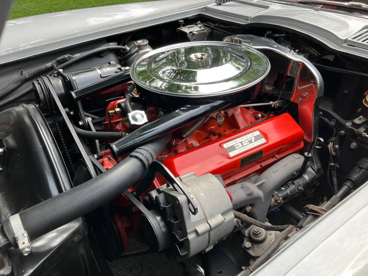 Chevrolet-corvette-1964-silver-5