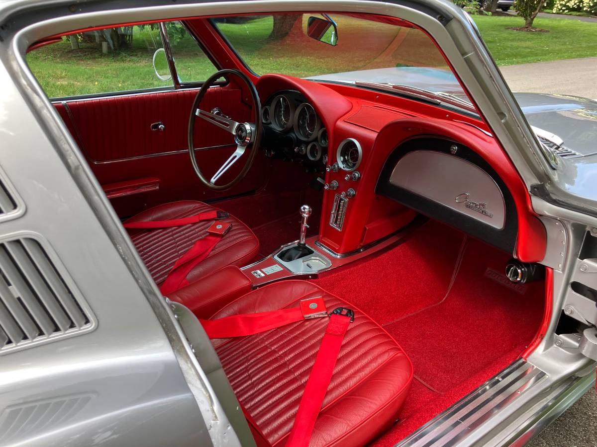 Chevrolet-corvette-1964-silver-6