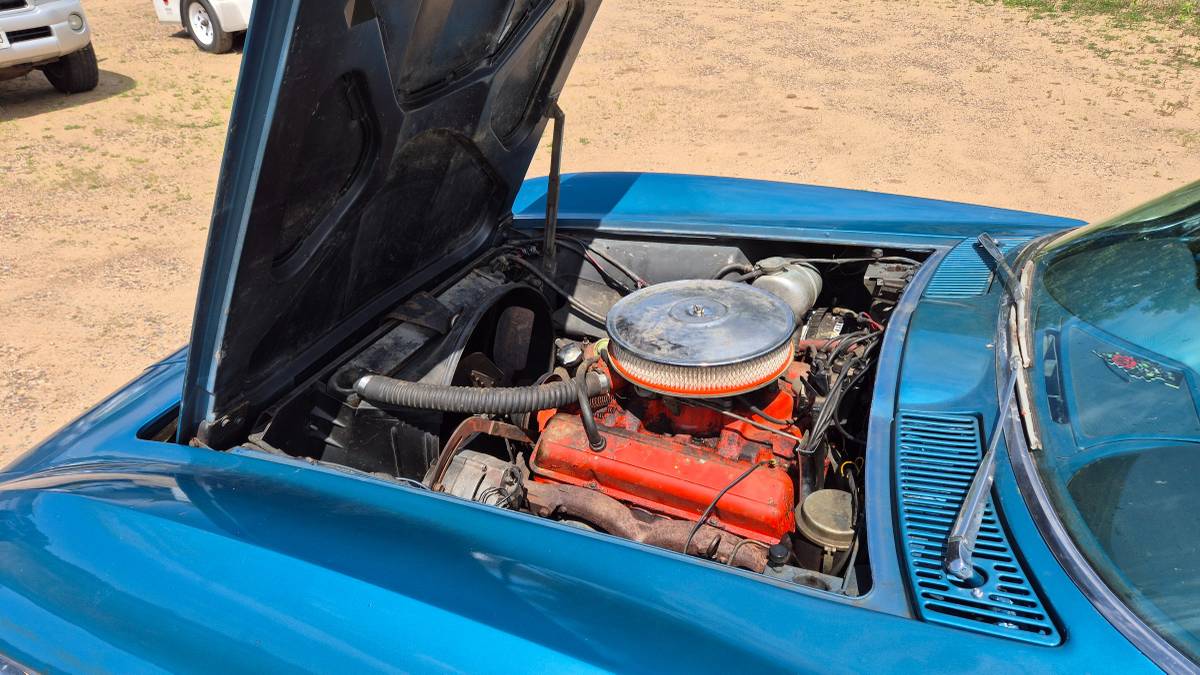 Chevrolet-corvette-1965-1