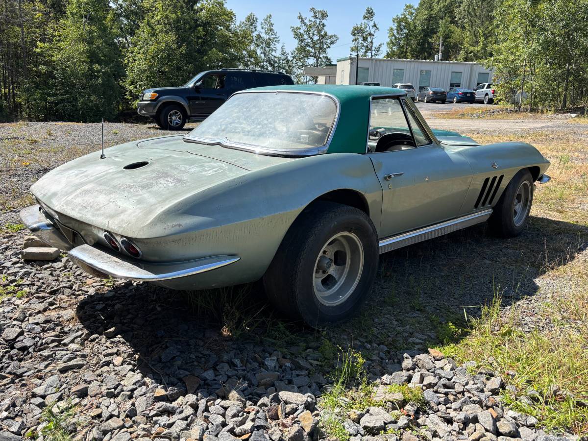 Chevrolet-corvette-1965-11