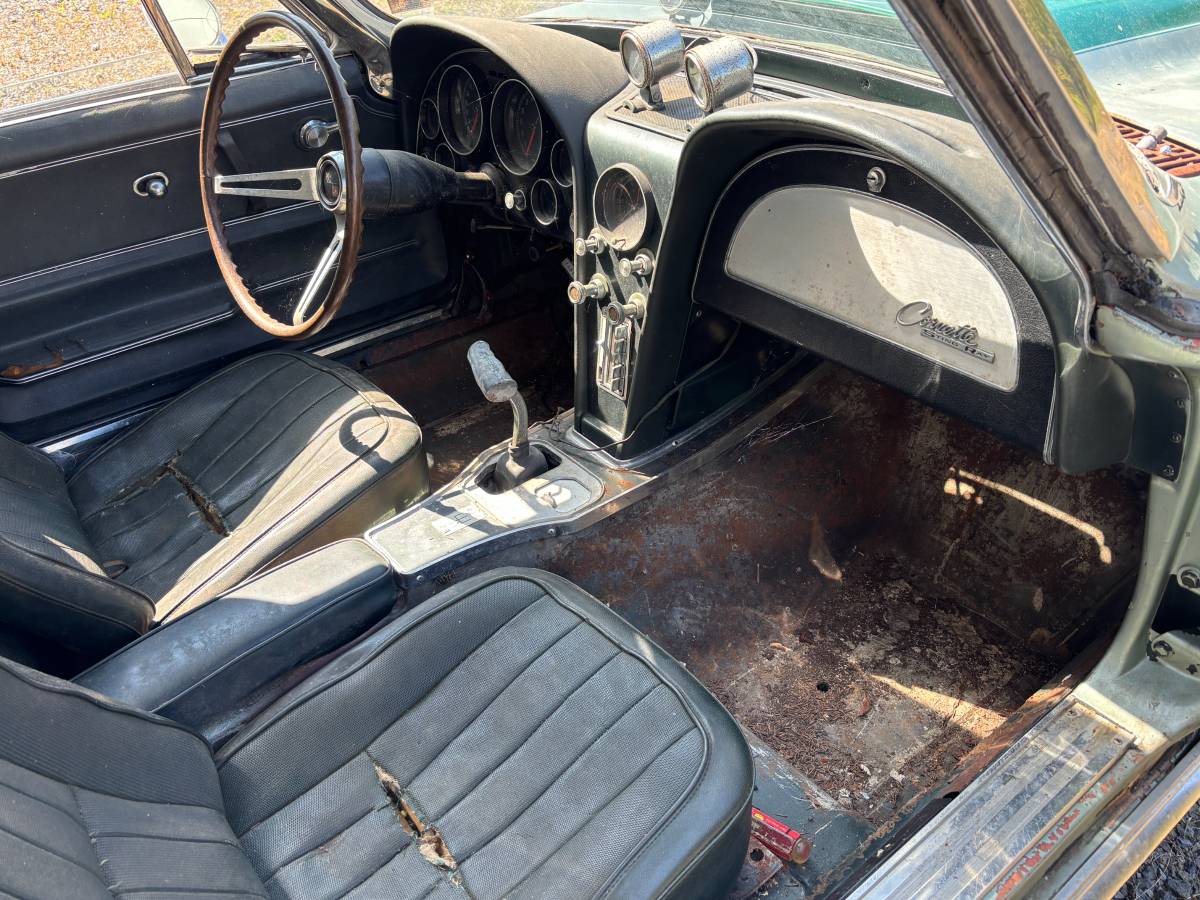 Chevrolet-corvette-1965-13