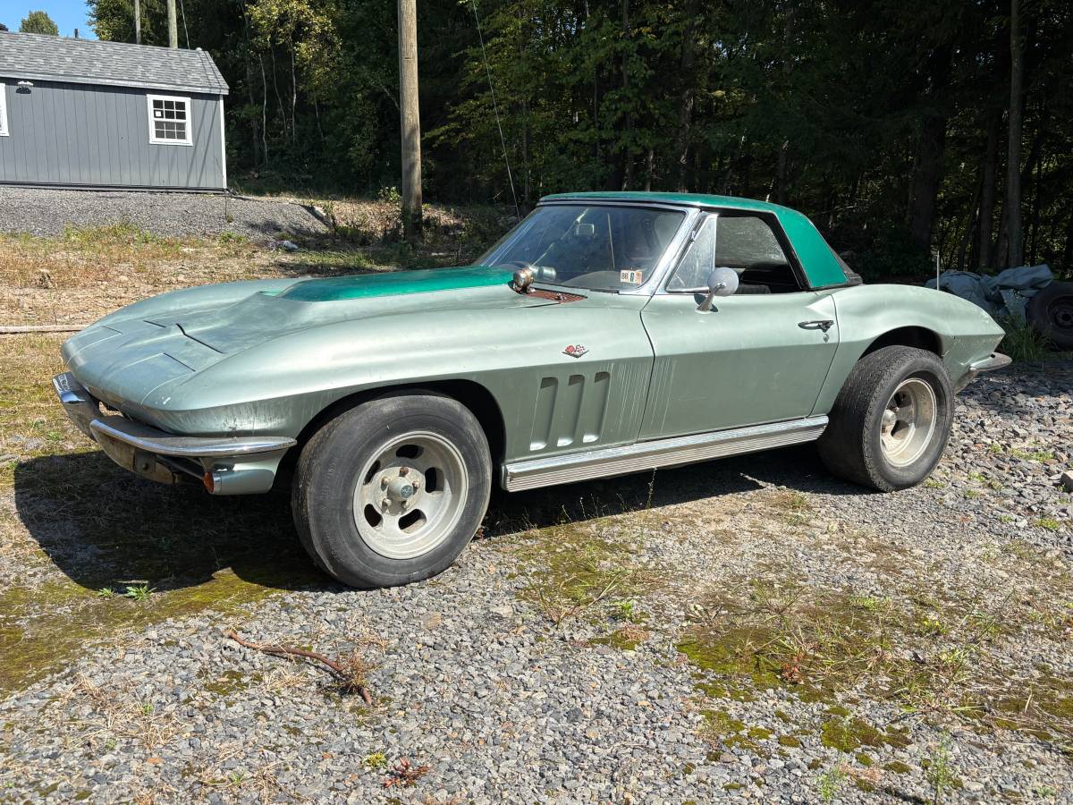 Chevrolet-corvette-1965-14