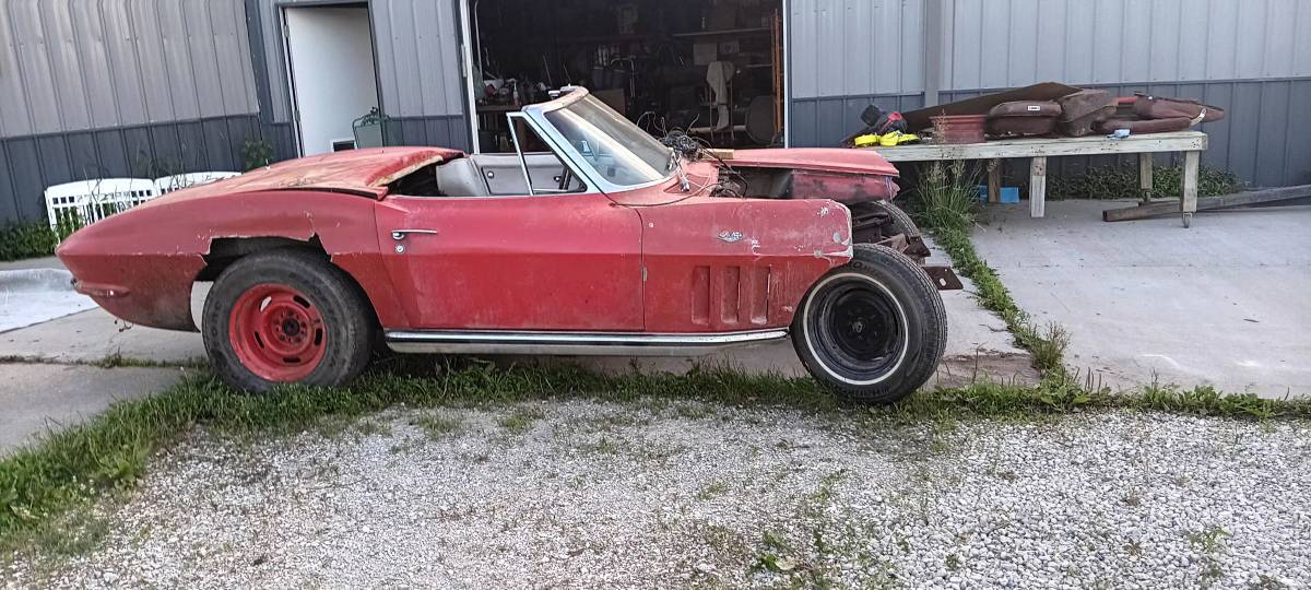 Chevrolet-corvette-1965-red-6