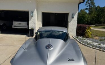 Chevrolet-corvette-1966-2