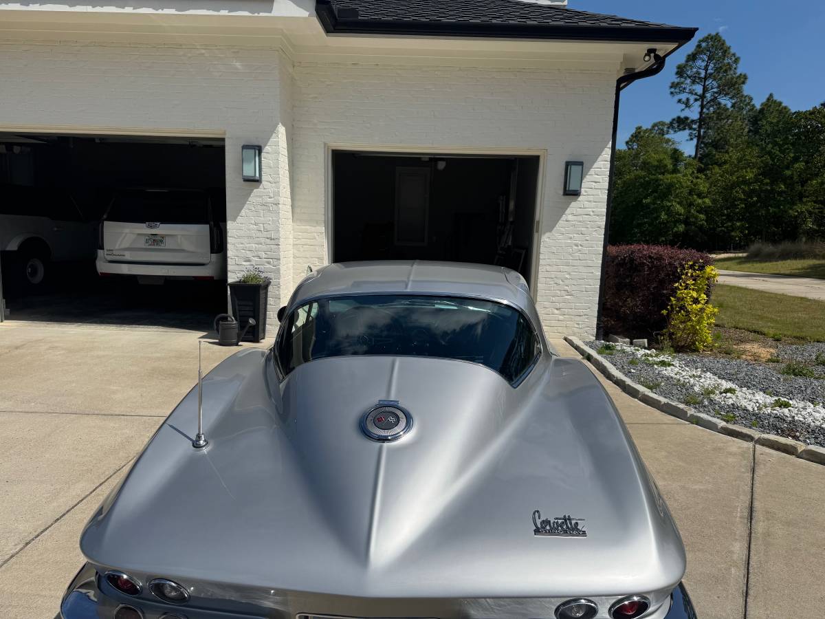 Chevrolet-corvette-1966-2