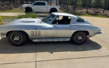 Chevrolet-corvette-1966-3