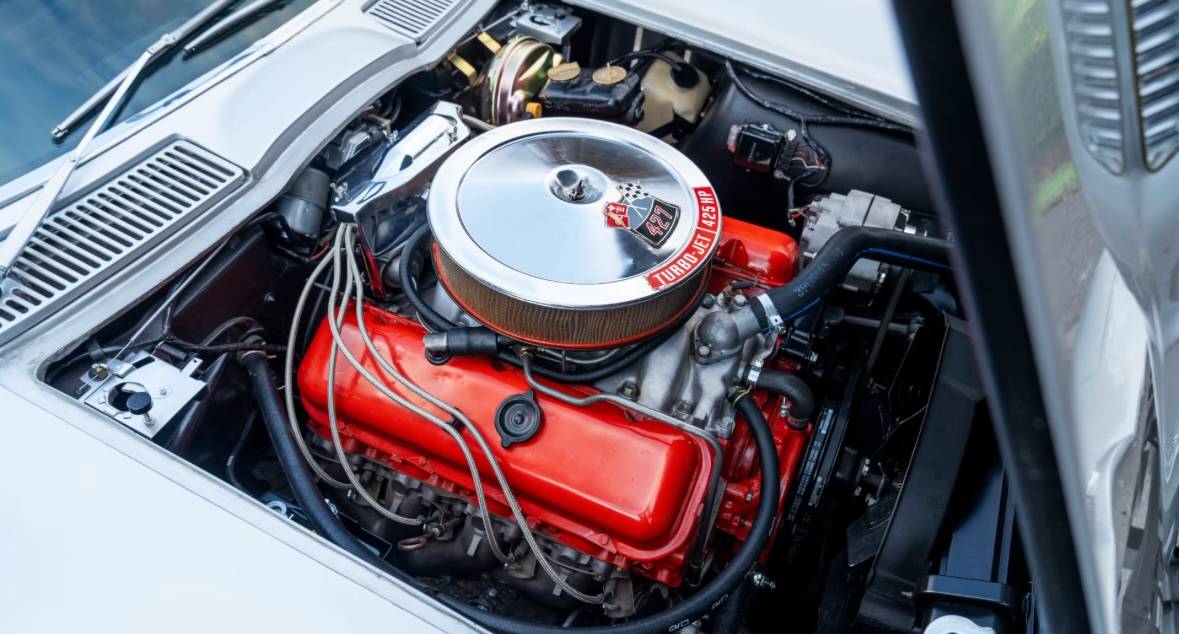 Chevrolet-corvette-1966-4